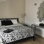 Elloise Apartment *