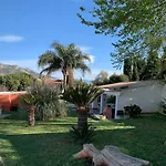 Elloise Apartman