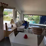 Elloise Apartman *