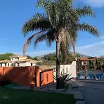 Elloise Apartman *